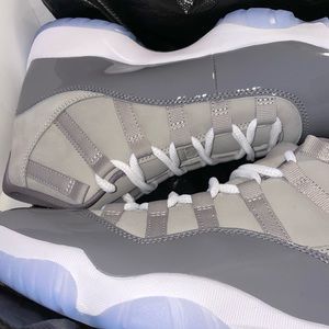 Jordan 11 (Cool Grey)